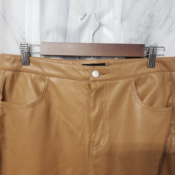 Pretty Little Things Camel Faux Leather Straight Leg Pants Size 10 - Picture 2 of 16